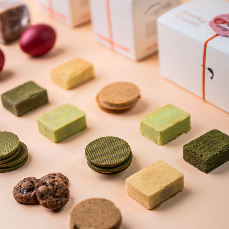 Load image into Gallery viewer, Golden Moments - 12 Sets