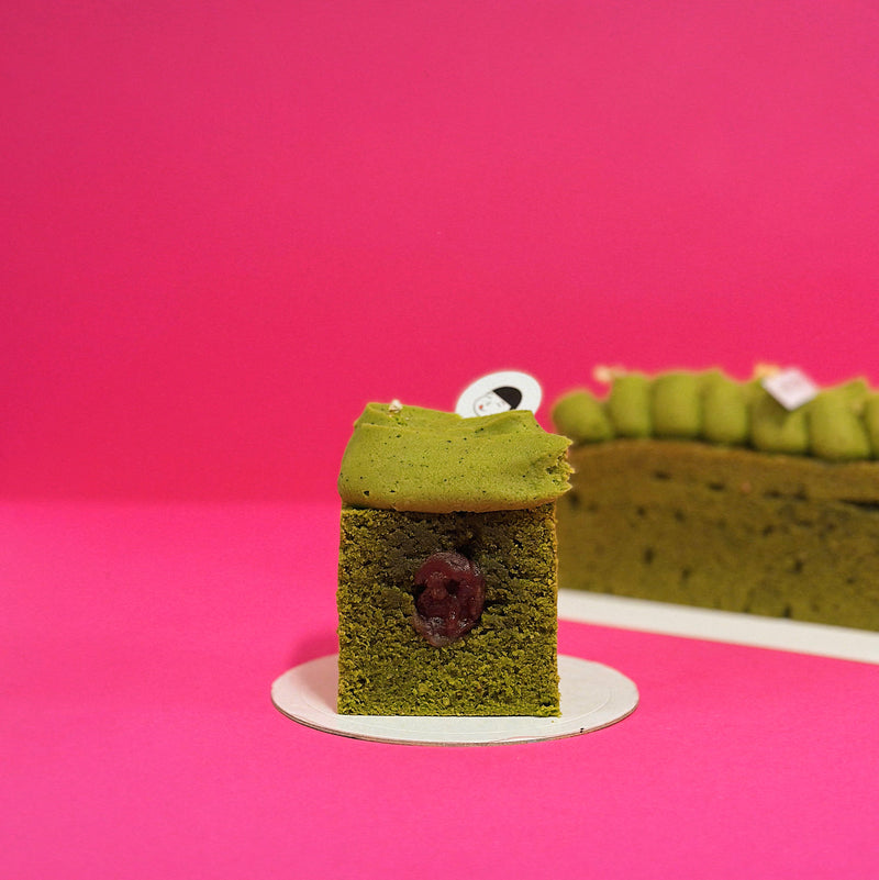 Load image into Gallery viewer, Ajisai Matcha Adzuki Travel Cake
