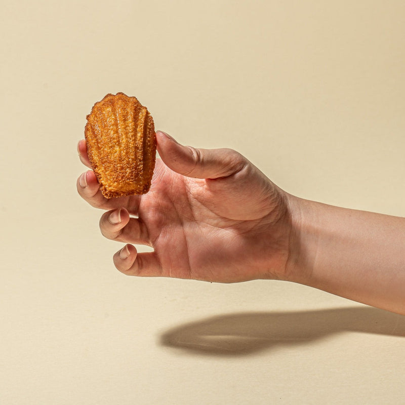 Load image into Gallery viewer, French Vanilla Madeleines 30 Pieces
